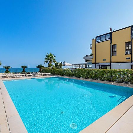 Residenza Miralago II By Wonderful Italy Desenzano del Garda Exterior photo