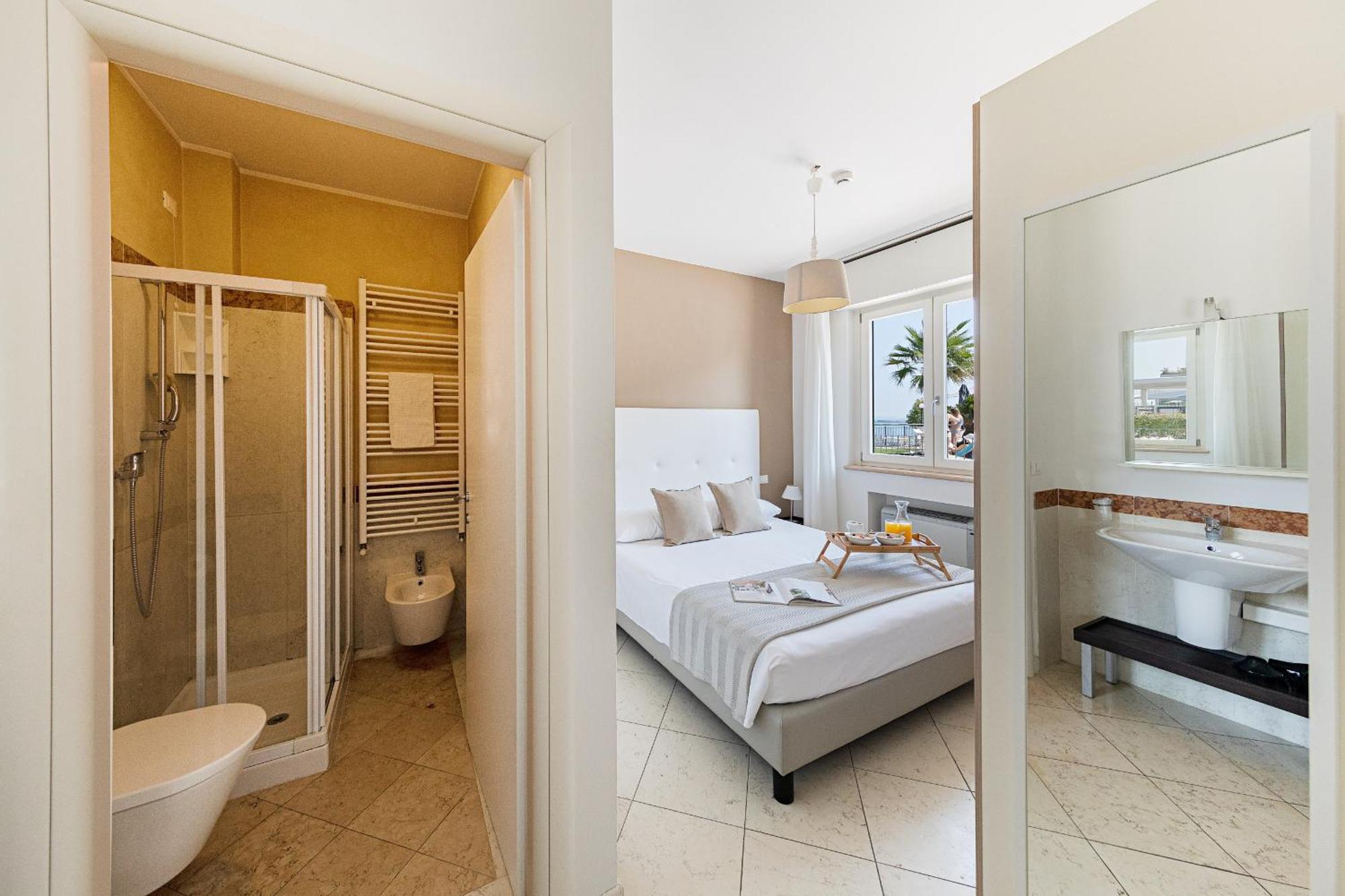 Residenza Miralago II By Wonderful Italy Desenzano del Garda Exterior photo