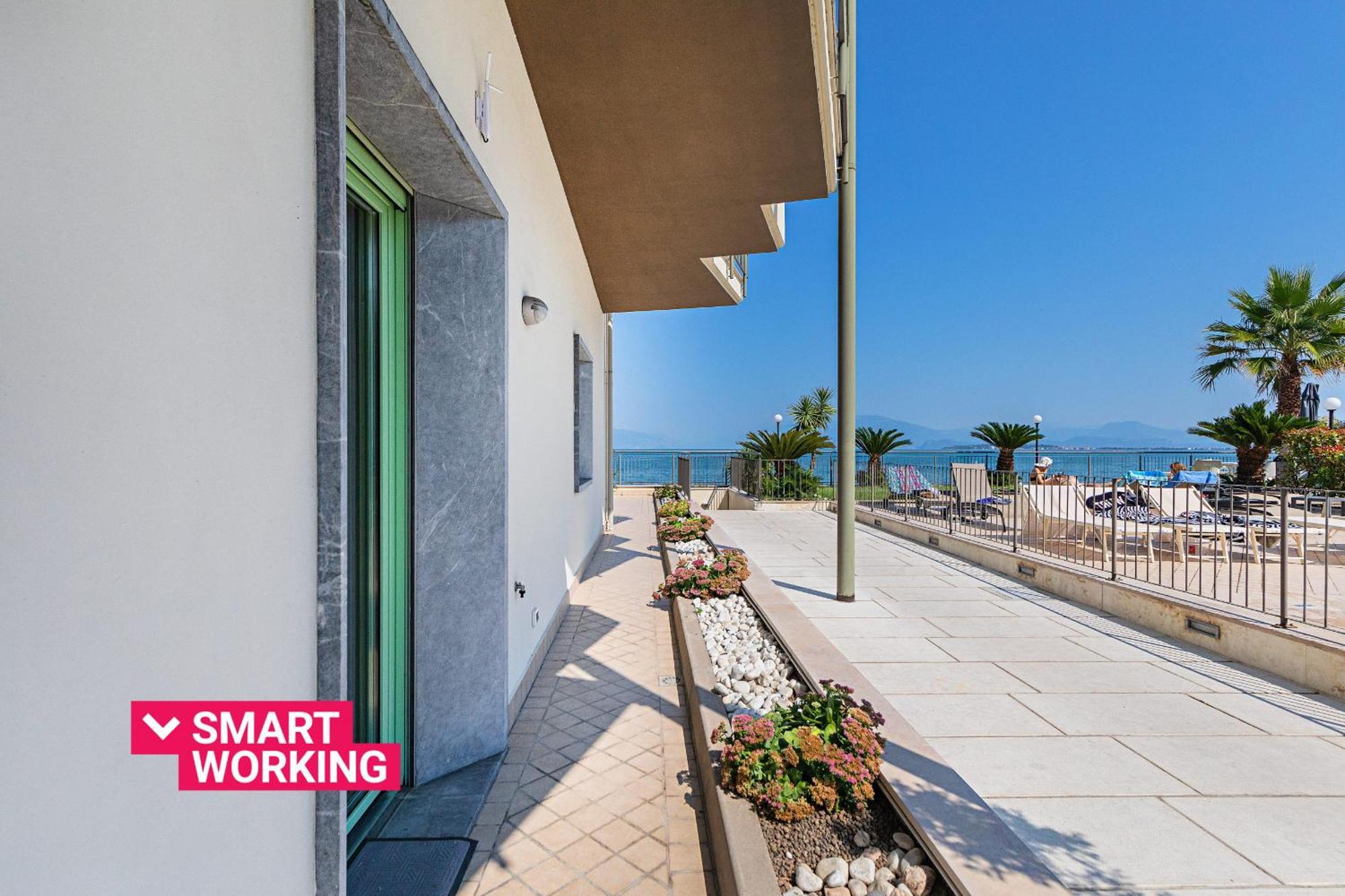 Residenza Miralago II By Wonderful Italy Desenzano del Garda Exterior photo
