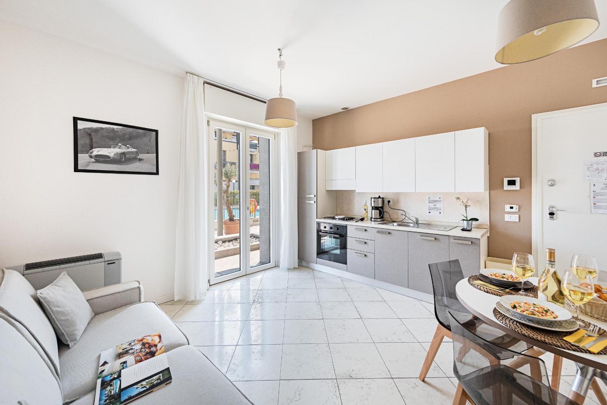 Residenza Miralago II By Wonderful Italy Desenzano del Garda Exterior photo