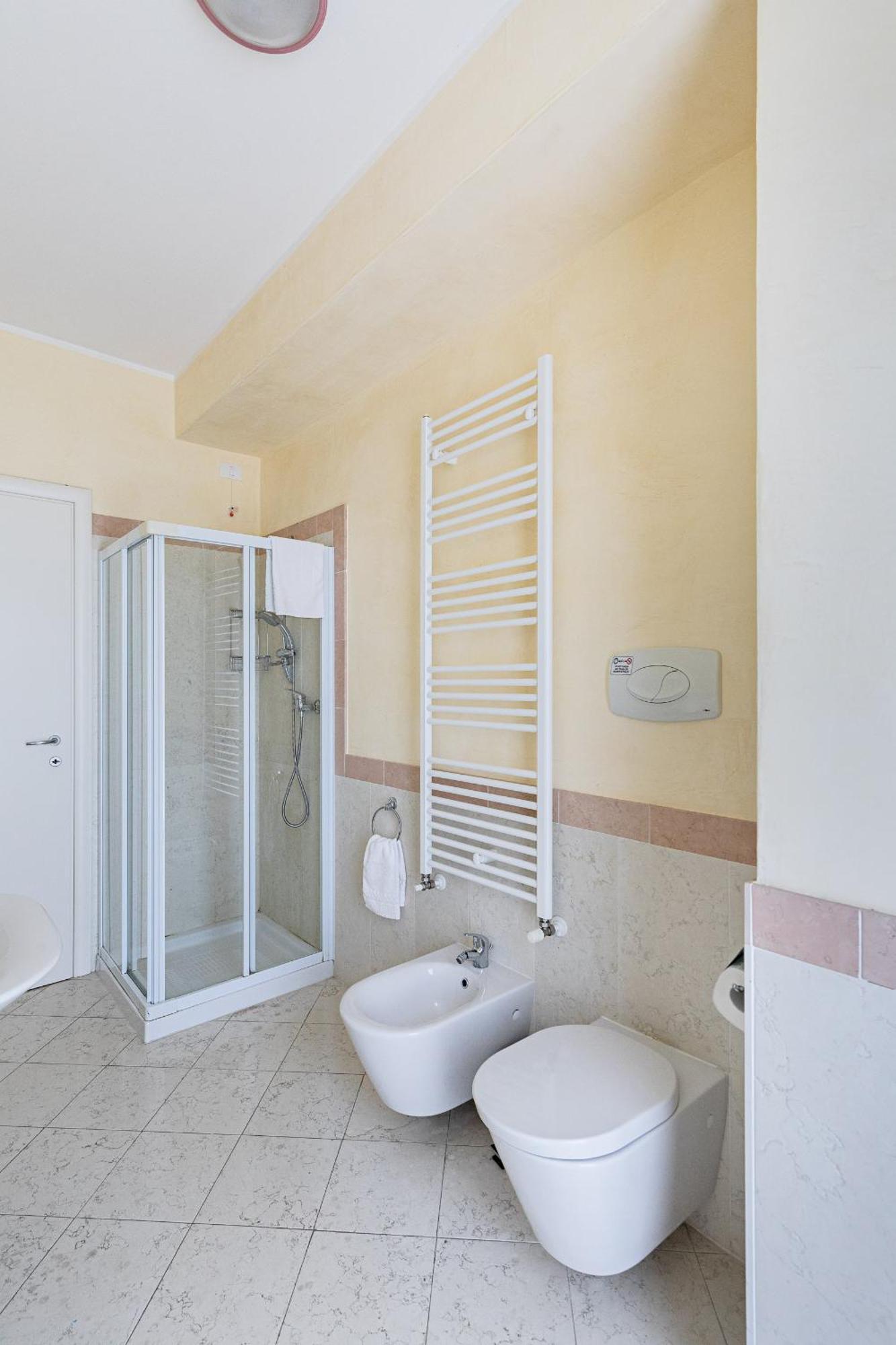 Residenza Miralago II By Wonderful Italy Desenzano del Garda Exterior photo
