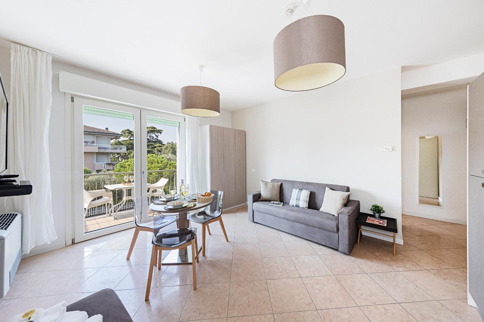 Residenza Miralago II By Wonderful Italy Desenzano del Garda Exterior photo