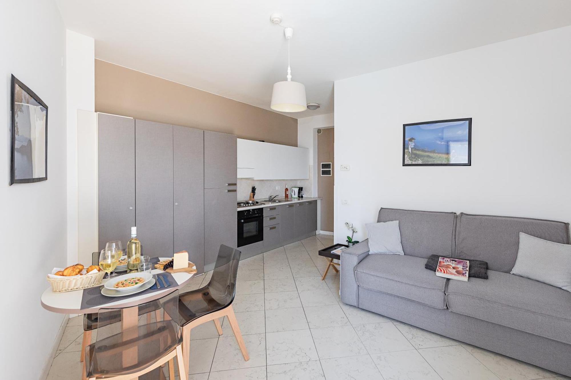 Residenza Miralago II By Wonderful Italy Desenzano del Garda Exterior photo