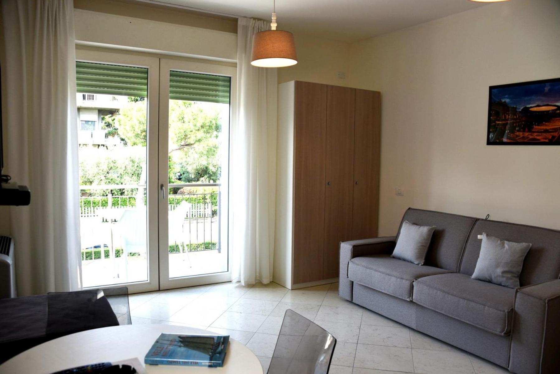 Residenza Miralago II By Wonderful Italy Desenzano del Garda Exterior photo