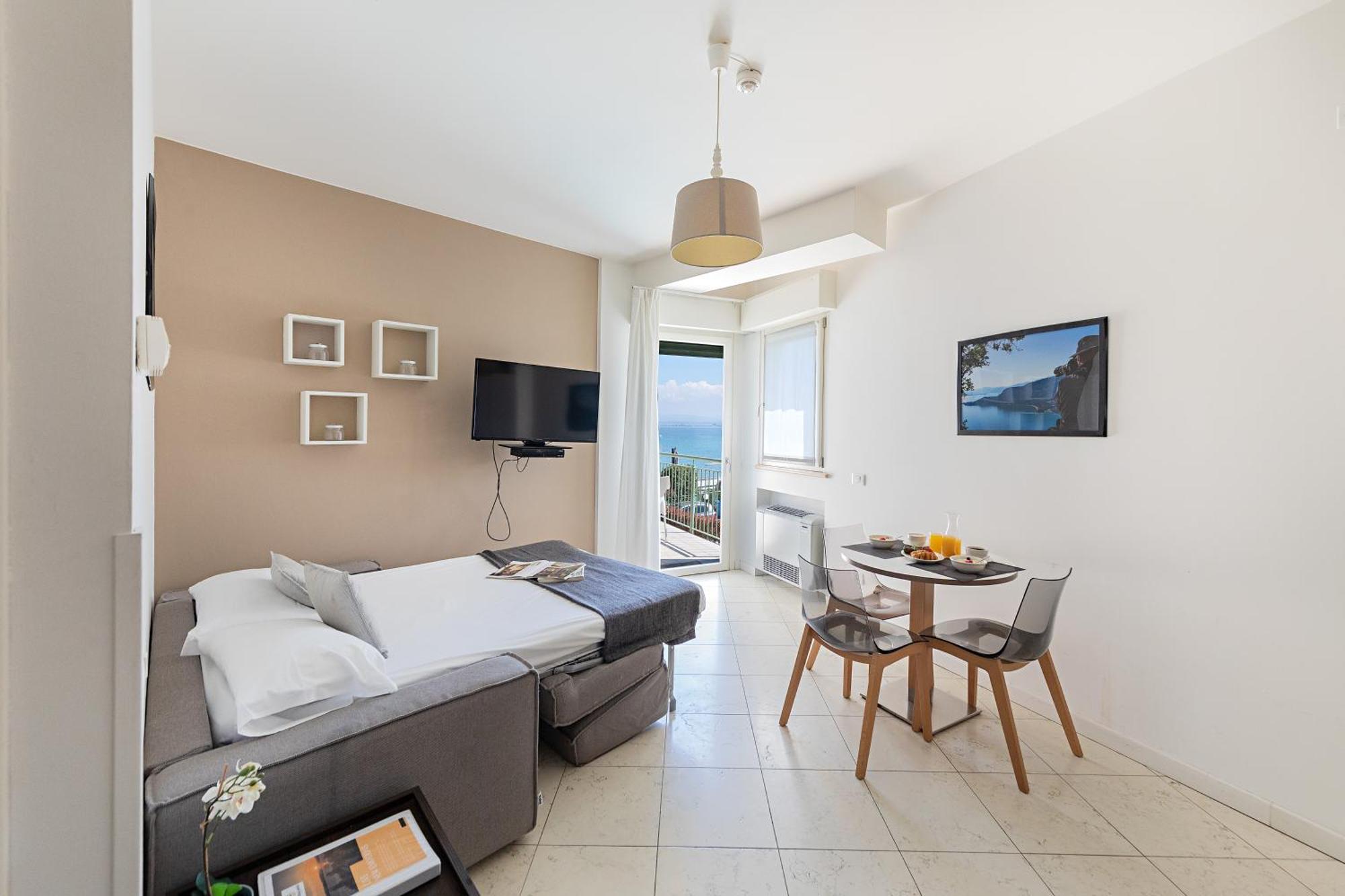 Residenza Miralago II By Wonderful Italy Desenzano del Garda Exterior photo