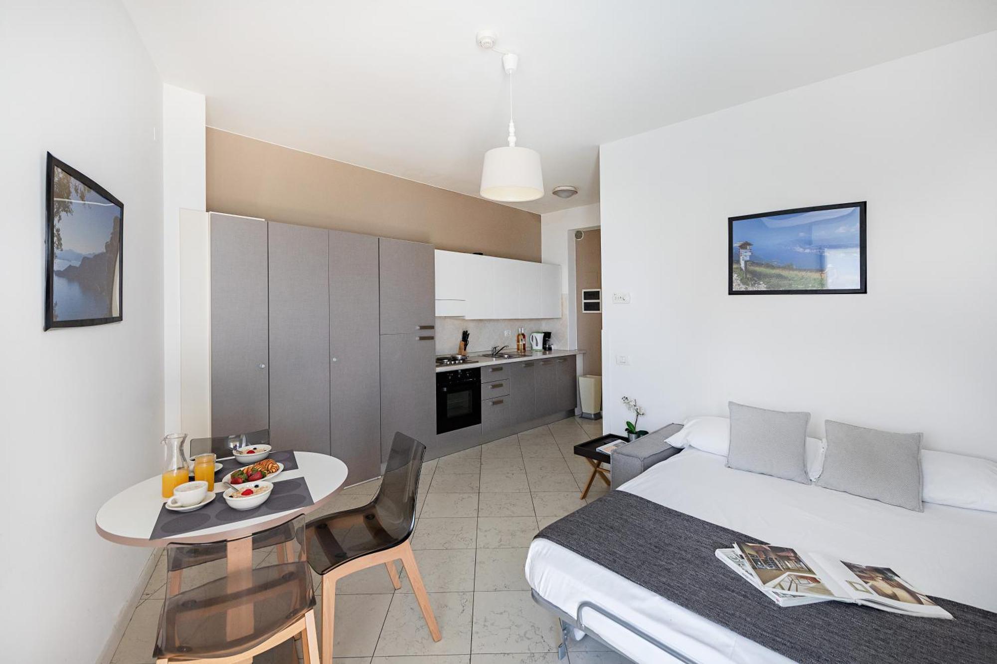 Residenza Miralago II By Wonderful Italy Desenzano del Garda Exterior photo